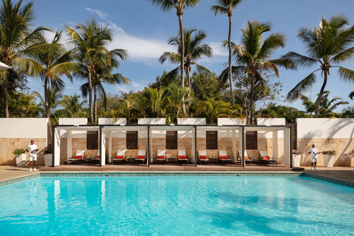Luxury hotel resort caribbean swimming pool with attendants
