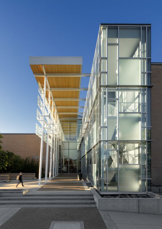 Daylight exterior architectural photograph by Shawn Talbot of the Reichwald Health Sciences building at UBCO in Kelowna