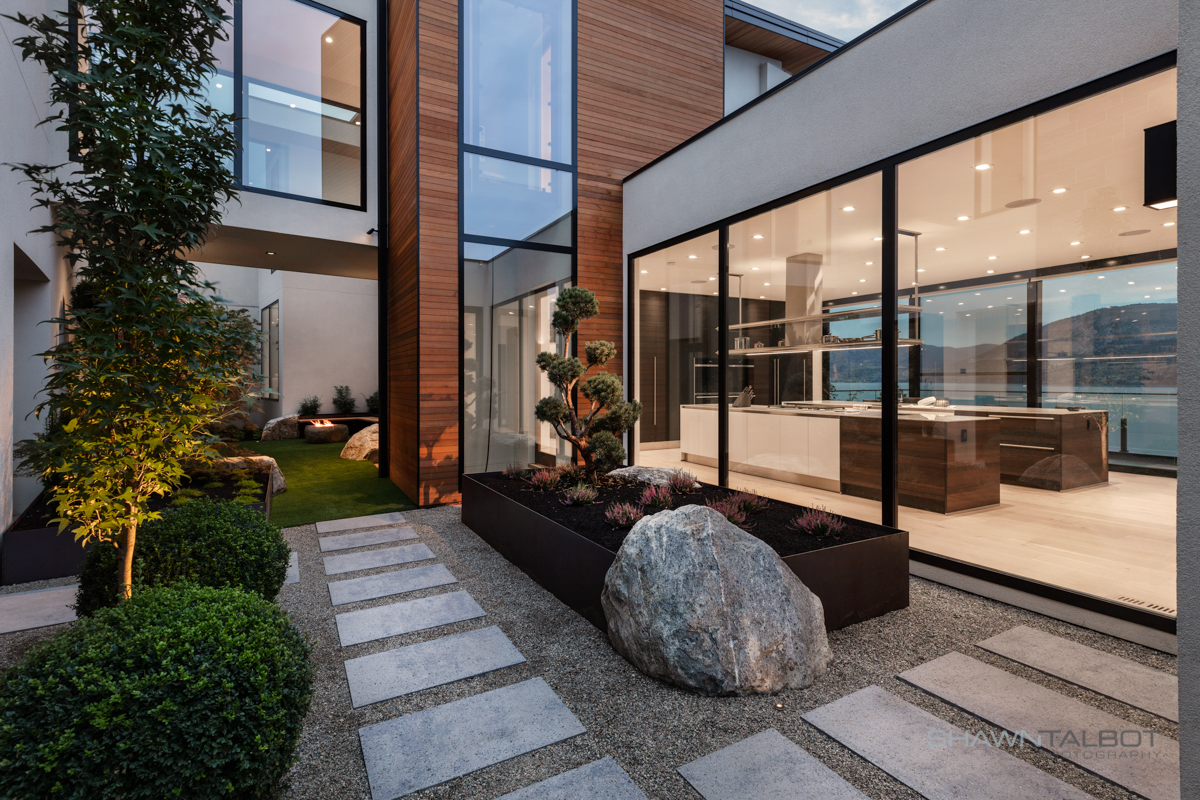Shawn Talbot Architectural Photographer Luxury Home Courtyard Exterior