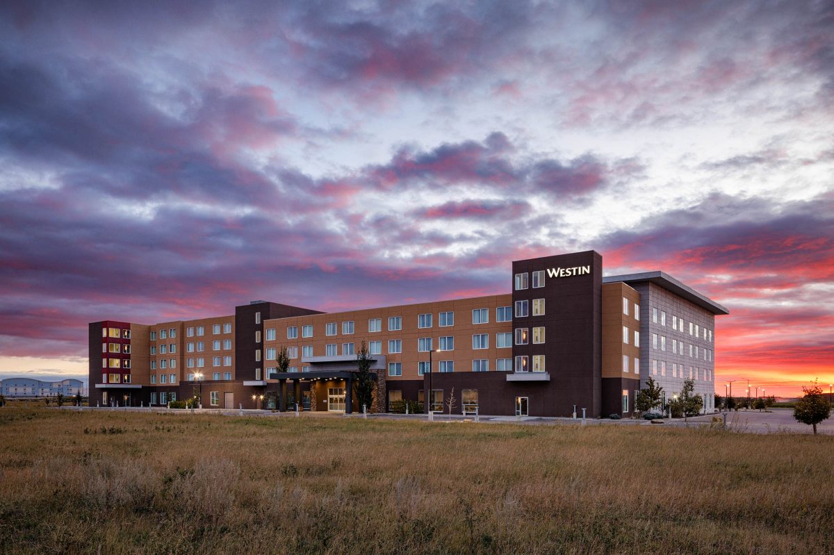 Hospitality EXTERIOR - Parking Lot - Shawn Talbot Photography